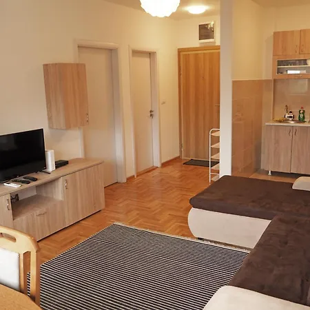 Cozy Nest Apartment *